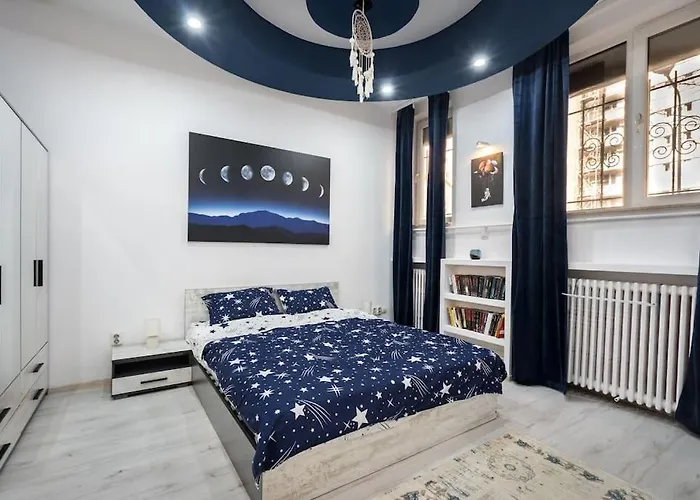 Galaxy Near Old Town Апартаменты Бухарест
