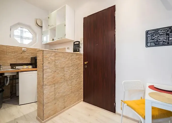 Апартаменты Galaxy Near Old Town *